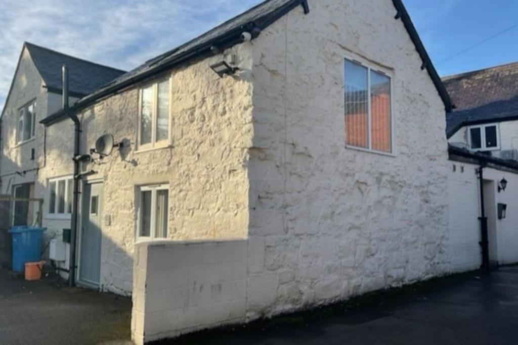 Y Stabl 94A Villa Denbigh Exterior photo